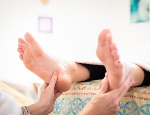 Refleksna masaža stopal – kdaj jo izbrati?
